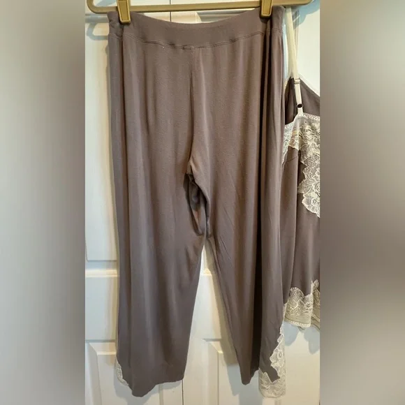 SOMA 2 Pc Lace-Trim Camisole : Pajama Set in Taupe and Ivory w Metallic Gold - Picture 11 of 13